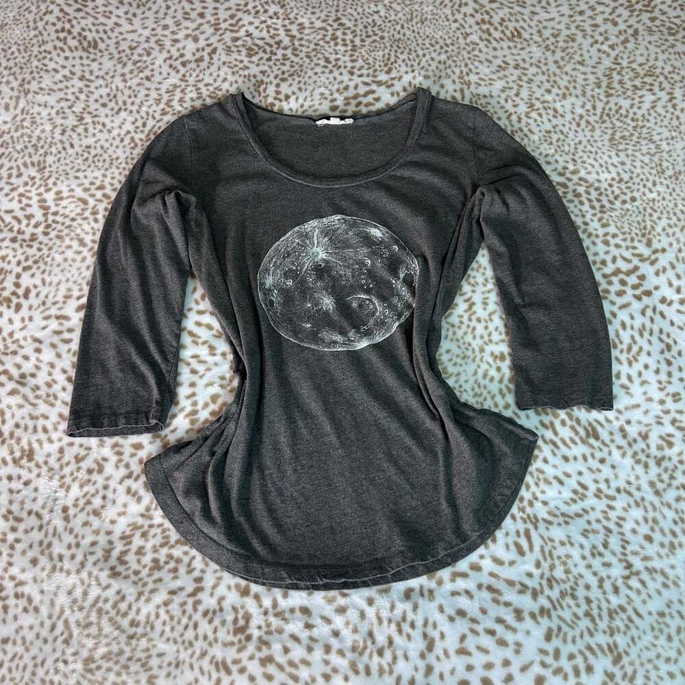 Synergy Organic Cotton Moon Graphic Shirt Size M Gray 3/4 Sleeve Top
